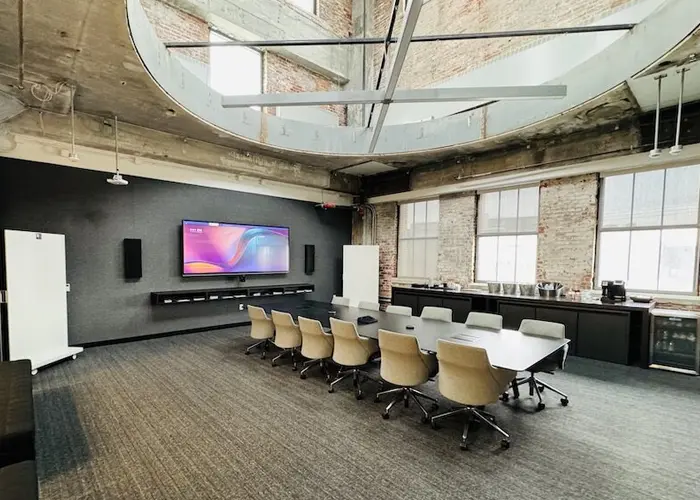 Hybrid Collaboration Rooms